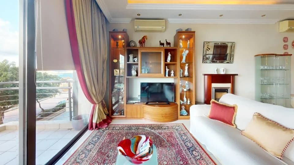 Luxury 2 Bedroom Seafront Apartment for Sale in Sliema — photo 2