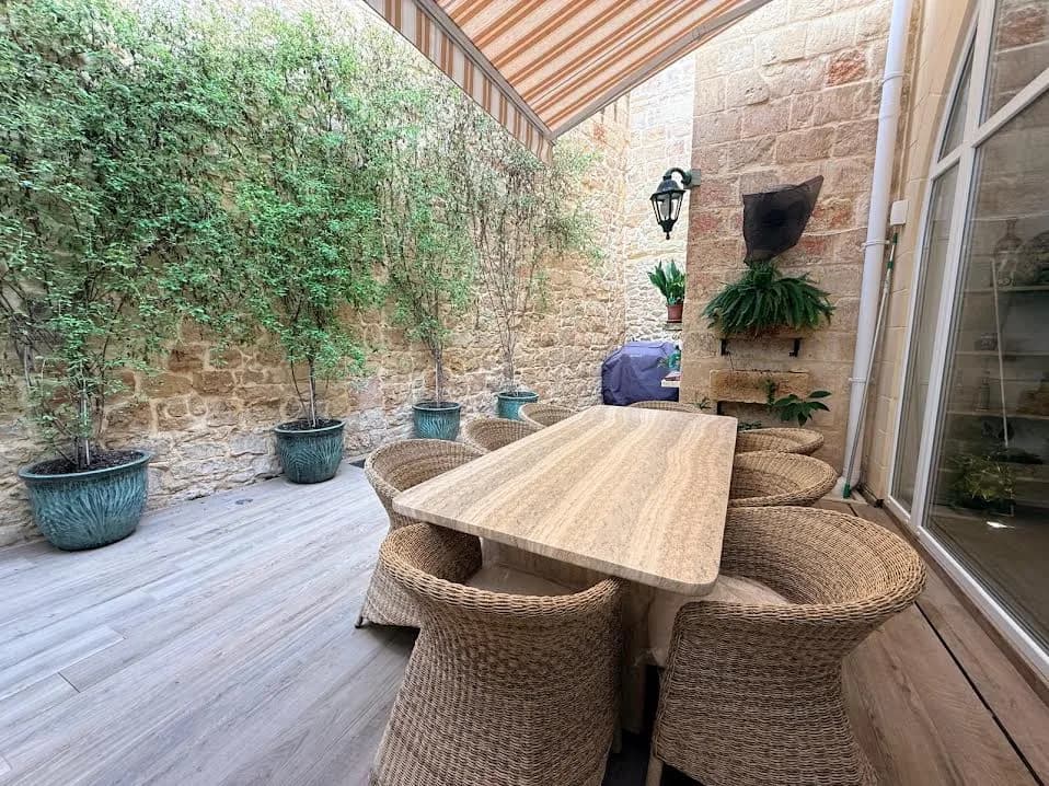 Luxury Restored 3 Bedroom House of Character in Birkirkara Malta — foto 2
