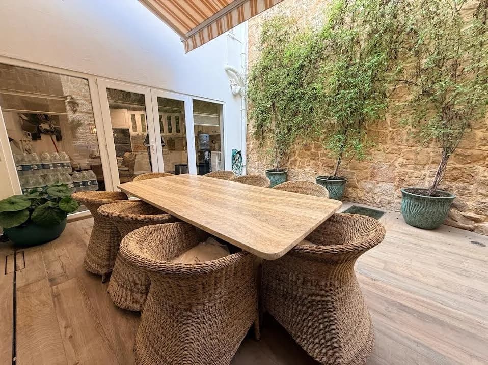Luxury Restored 3 Bedroom House of Character in Birkirkara Malta — foto 9