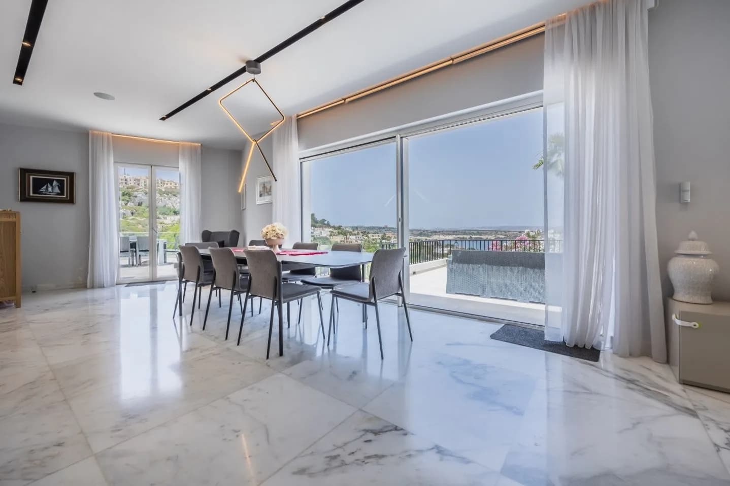 Luxury 6 Bedroom Fully-Detached Villa for Sale in Santa Maria Estate Mellieha — foto 5